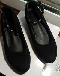 Черные замшвые туфли