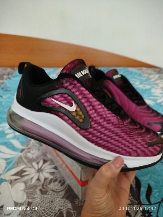Продавам чисто нови маратонки NIKE AIR MAX