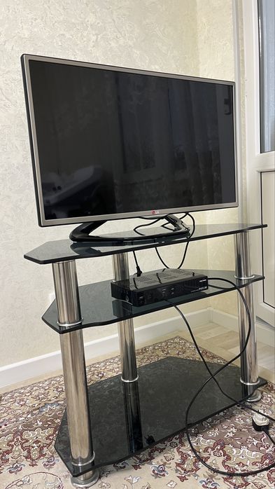 Телевизор, подставка под телевизор, Star Track, тюнер