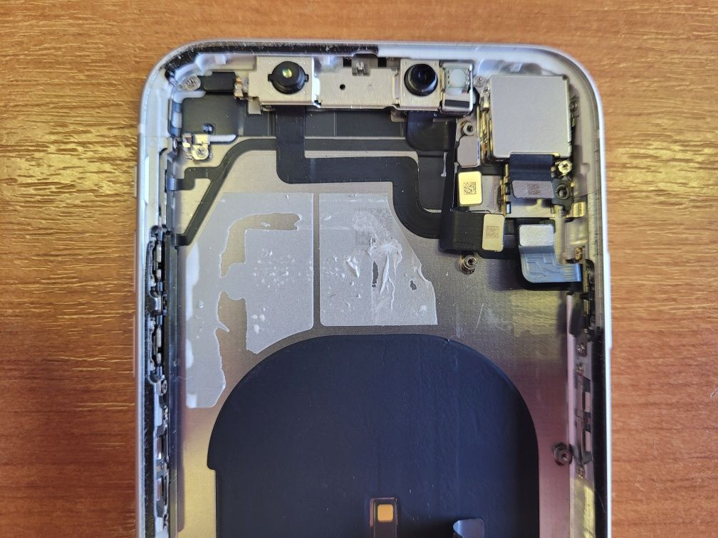iPhone XR Дисплей + Оборудван заден капак .