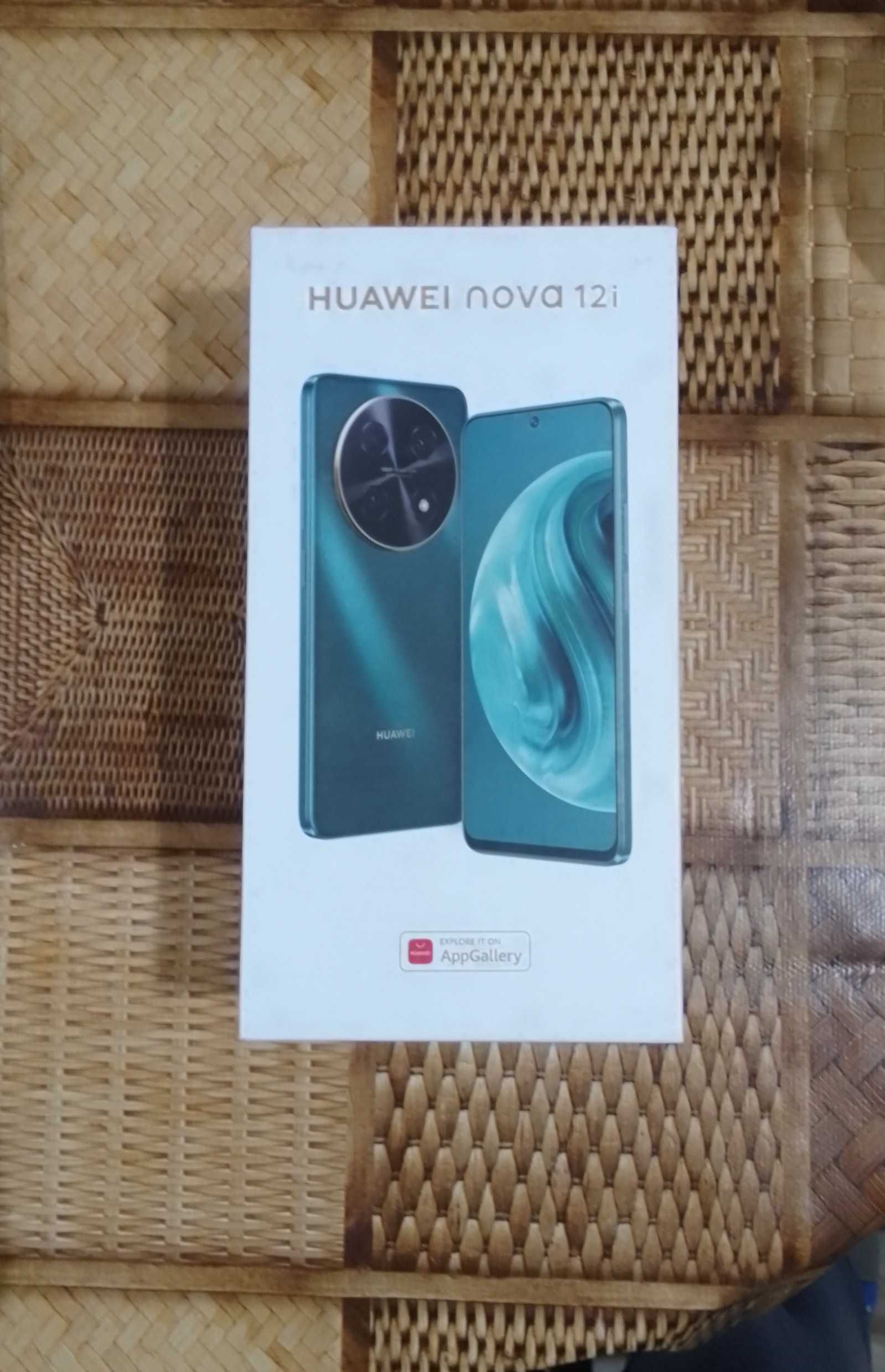 Продавам чисто нов телефон HUAWEI nova 12i