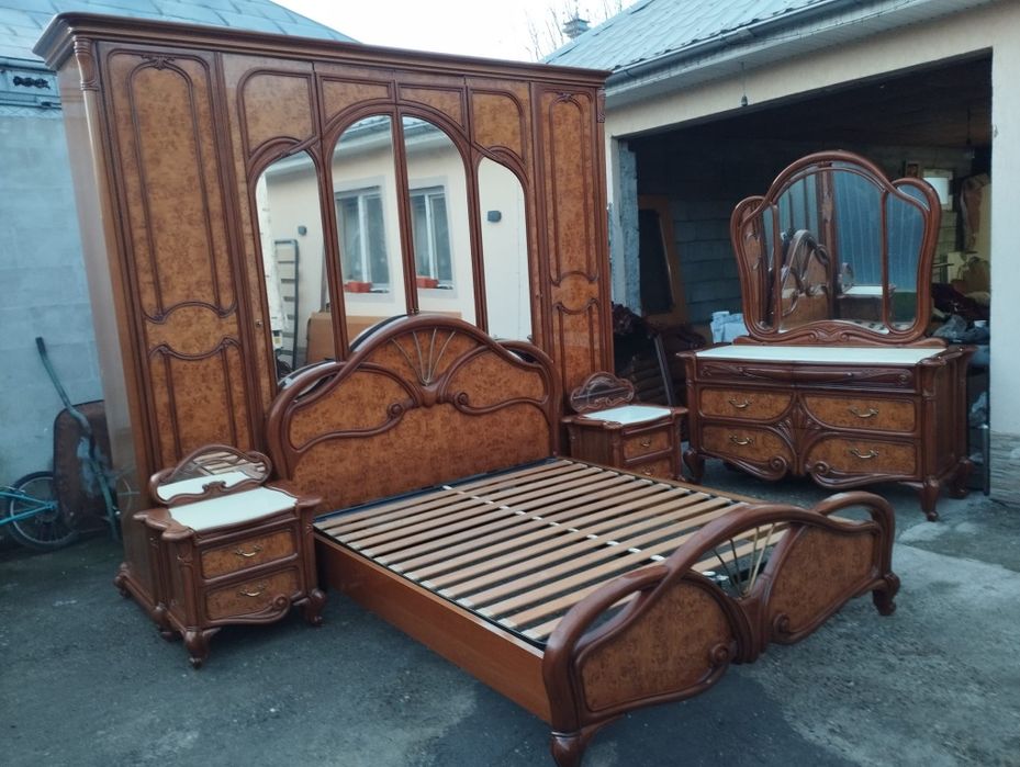 Dormitor baroc din lemn masiv