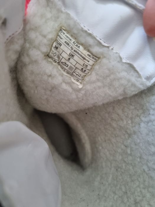 Нови топли спортни ботуши