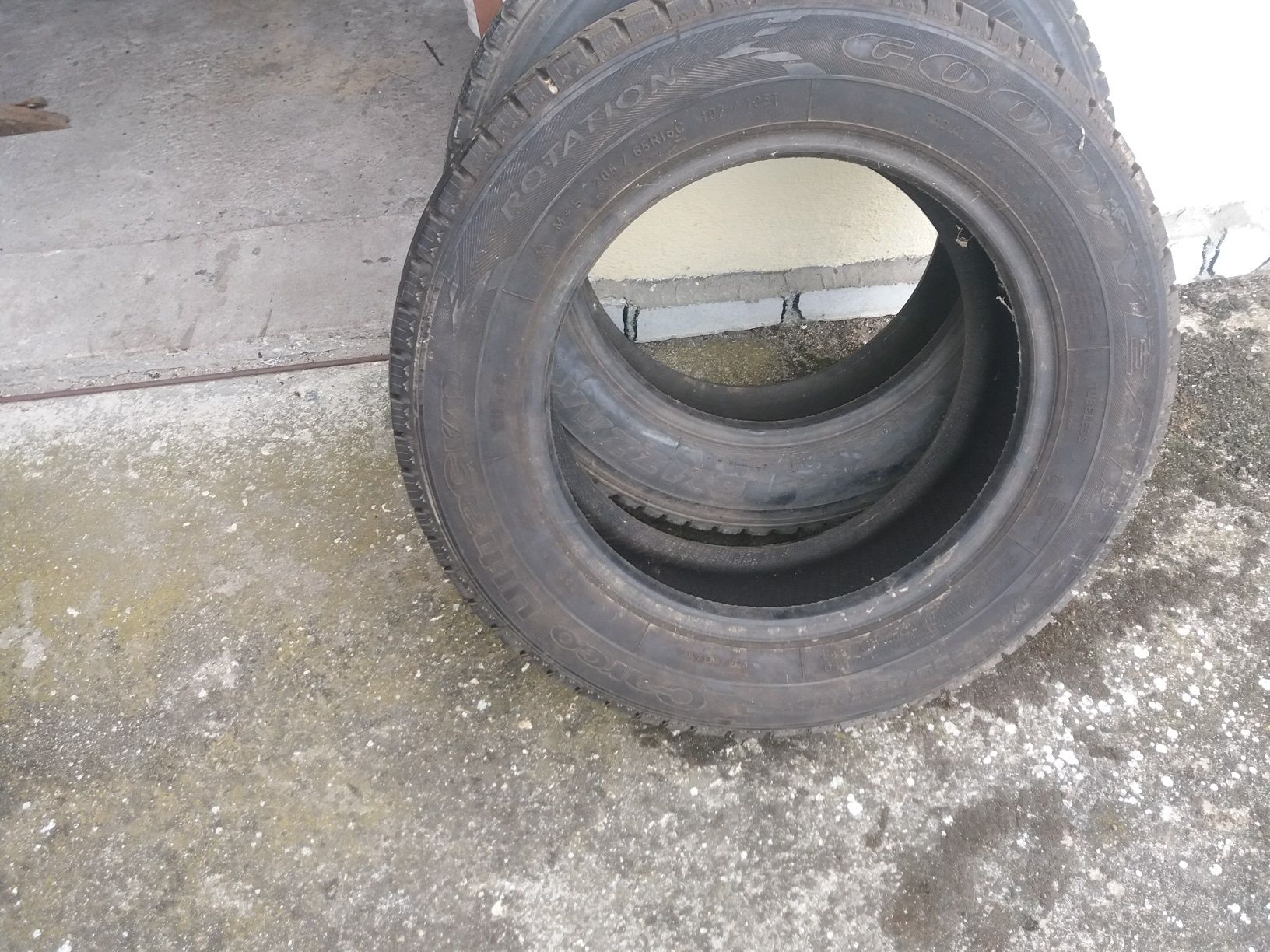 Зимни бусуви гуми
