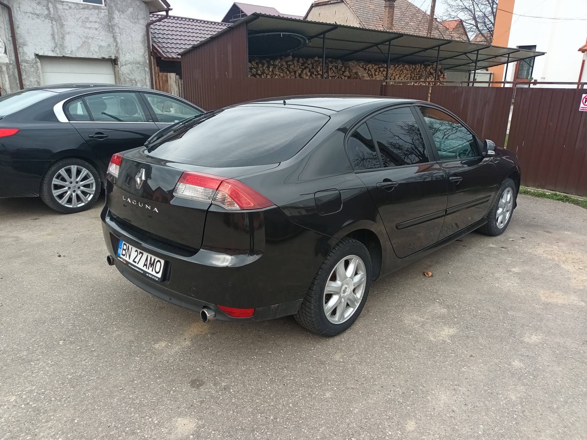 Vând renault laguna 3