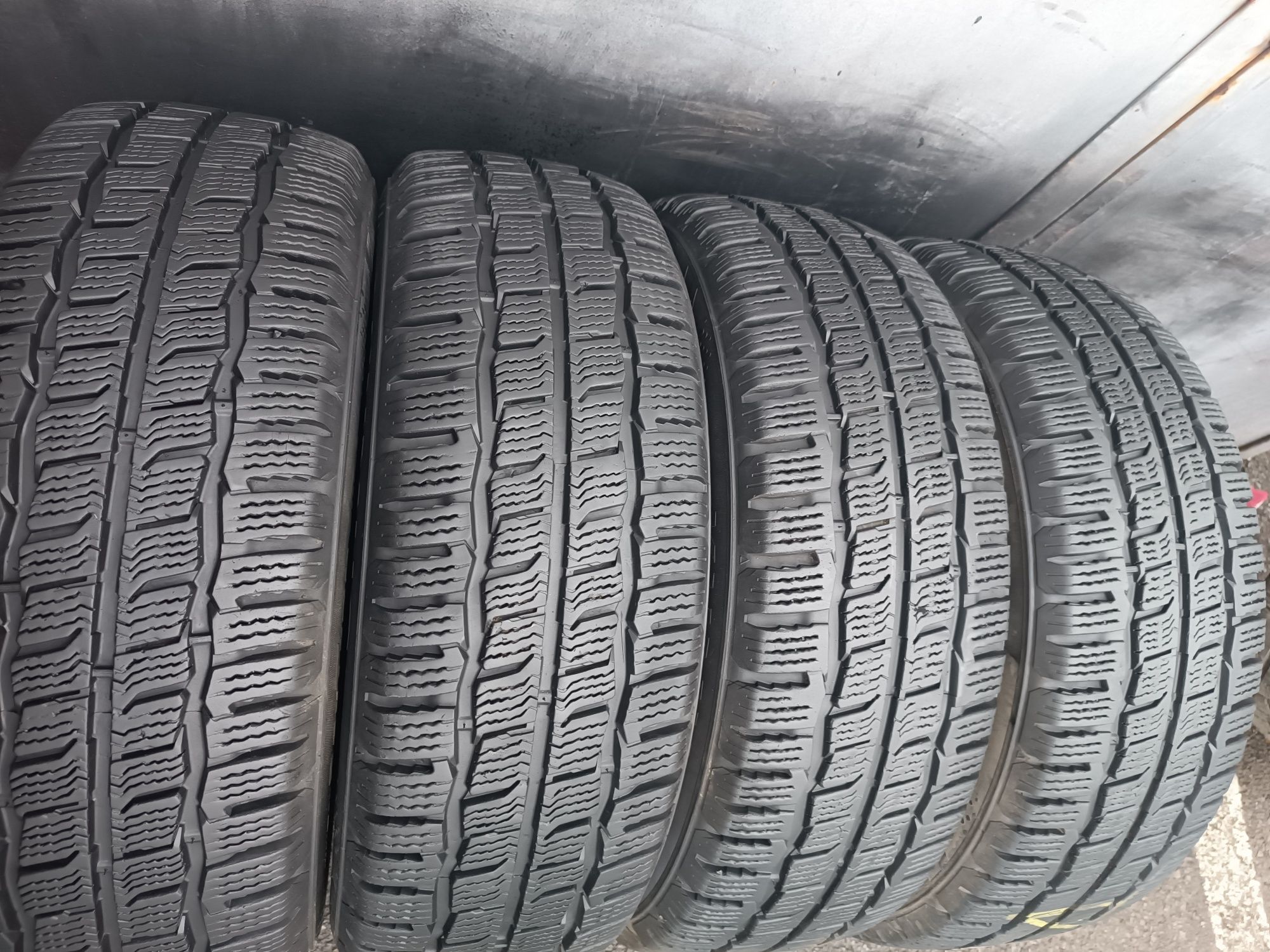215/65/16 С Kumho