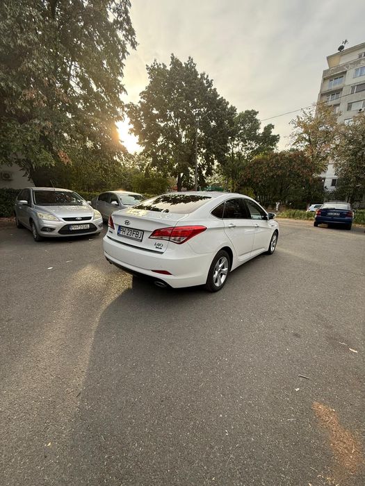 Vând Hyundai i40