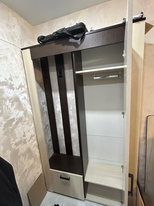 Прихожая  с зеркалом