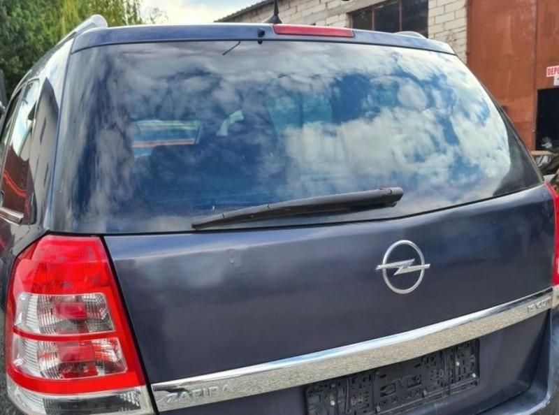Luneta Opel Zafira B
