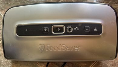Упед за вакуумиране на храна FoodSaver FFS004X.