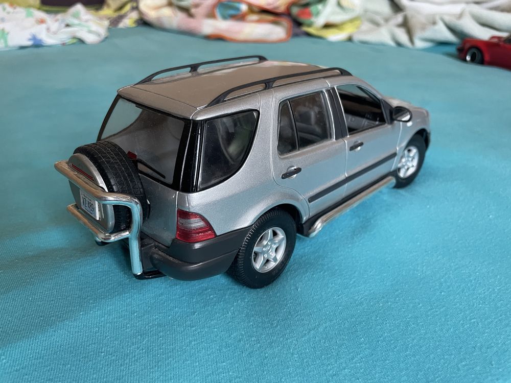 Mercedes-Benz ML 320- 1:18 - Maisto