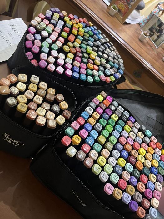 Комплект маркери с две страни в калъф