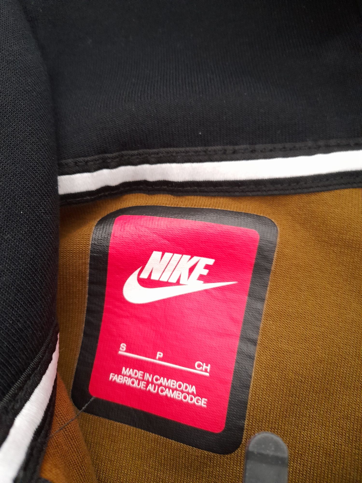 Nike tech мъжко горнище S размер.