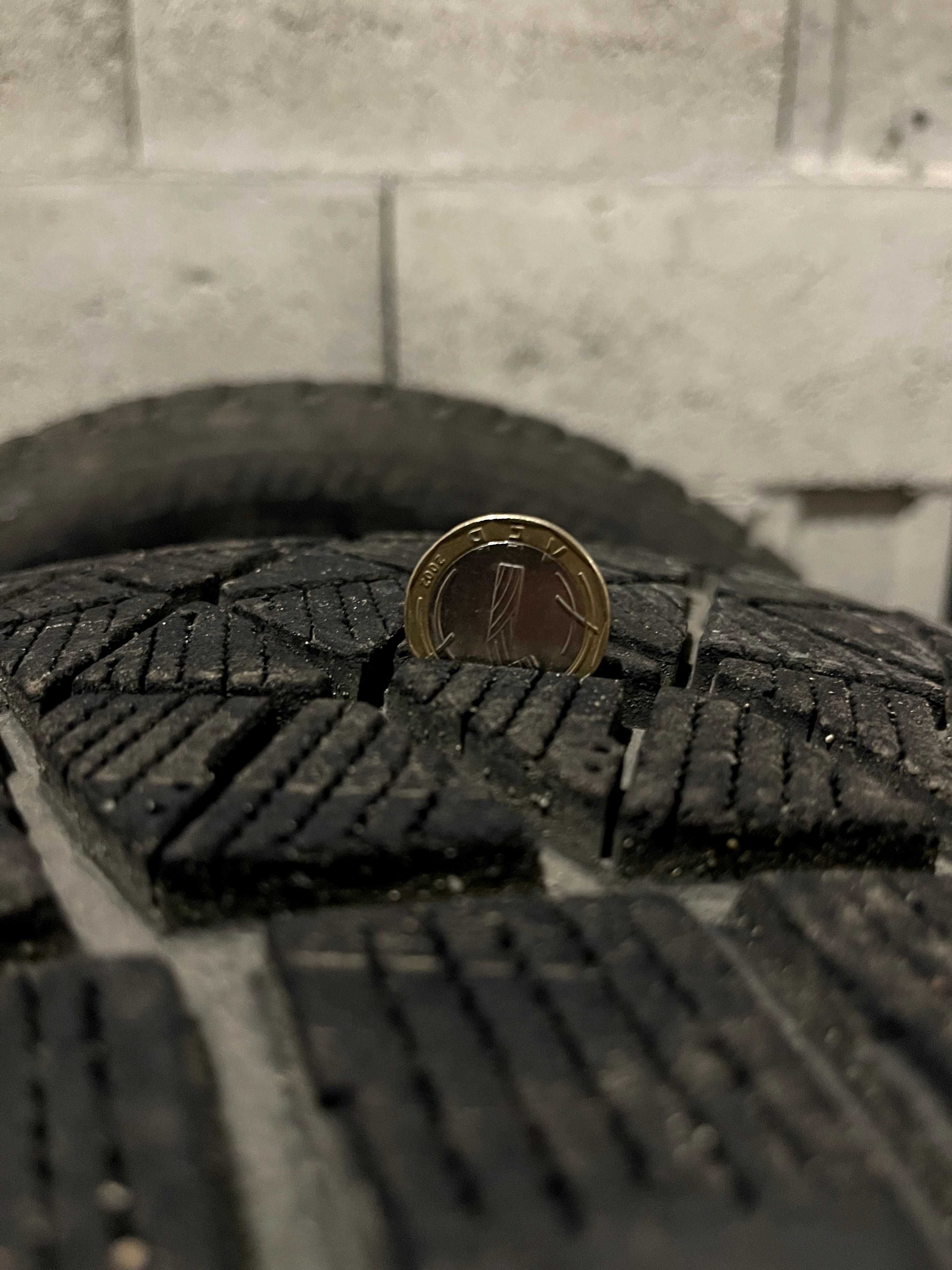 Зимни гуми добро състояние Bridgestone Blizzak 225/55/19
