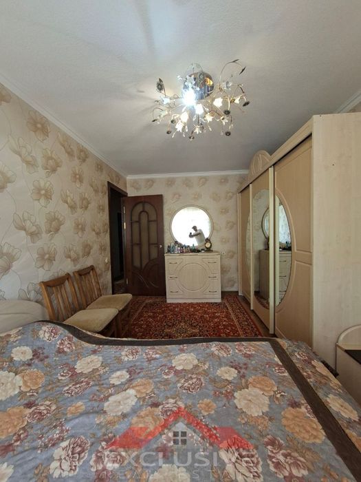 Продаётся 3х комнатная квартира. Дом кирпичный. Первый этаж