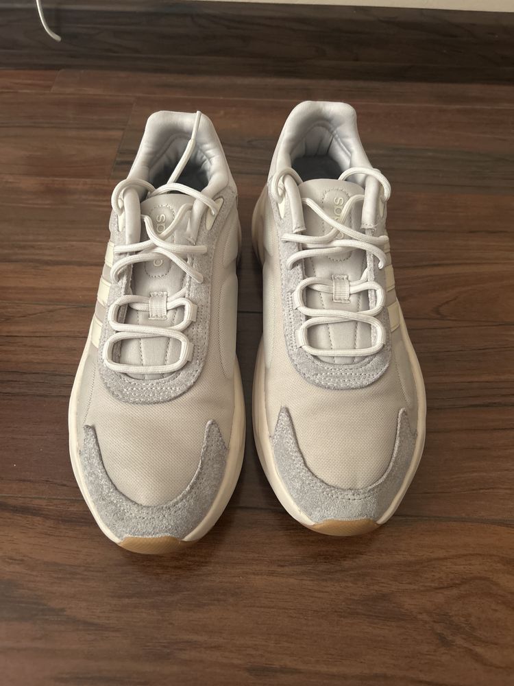 Adidas Ozelle size 44