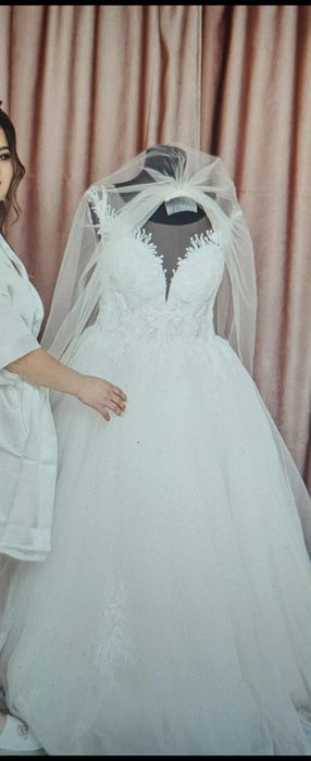 Vand rochie de mireasa