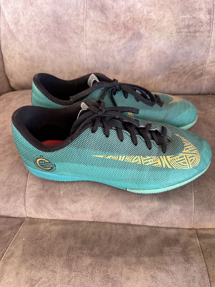 Nike футболни обувки