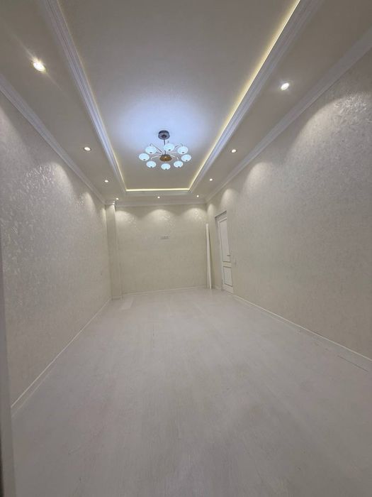 ПРОДАЕТСЯ  1 Ком квартира в престижном ЖК Хон Сарой куйлюк массив 3