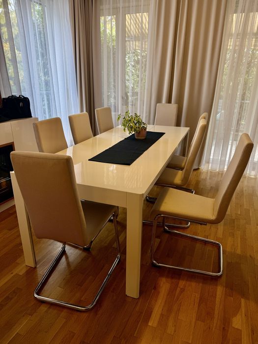 Трапезни столове