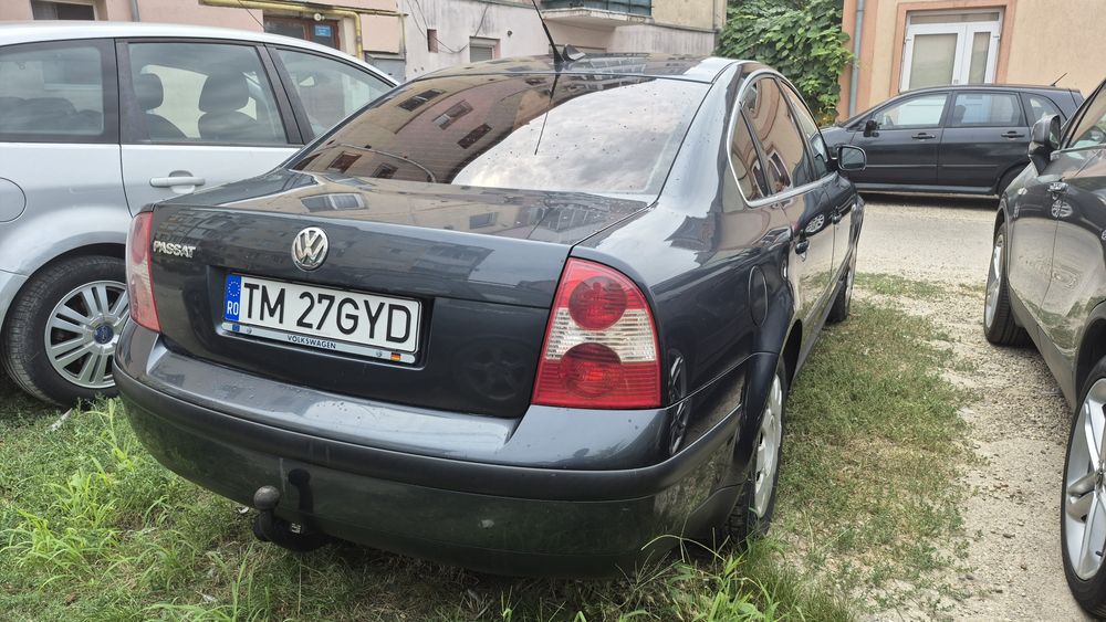 Vand Vw Passat b5.5 2002 1.6 Benzina