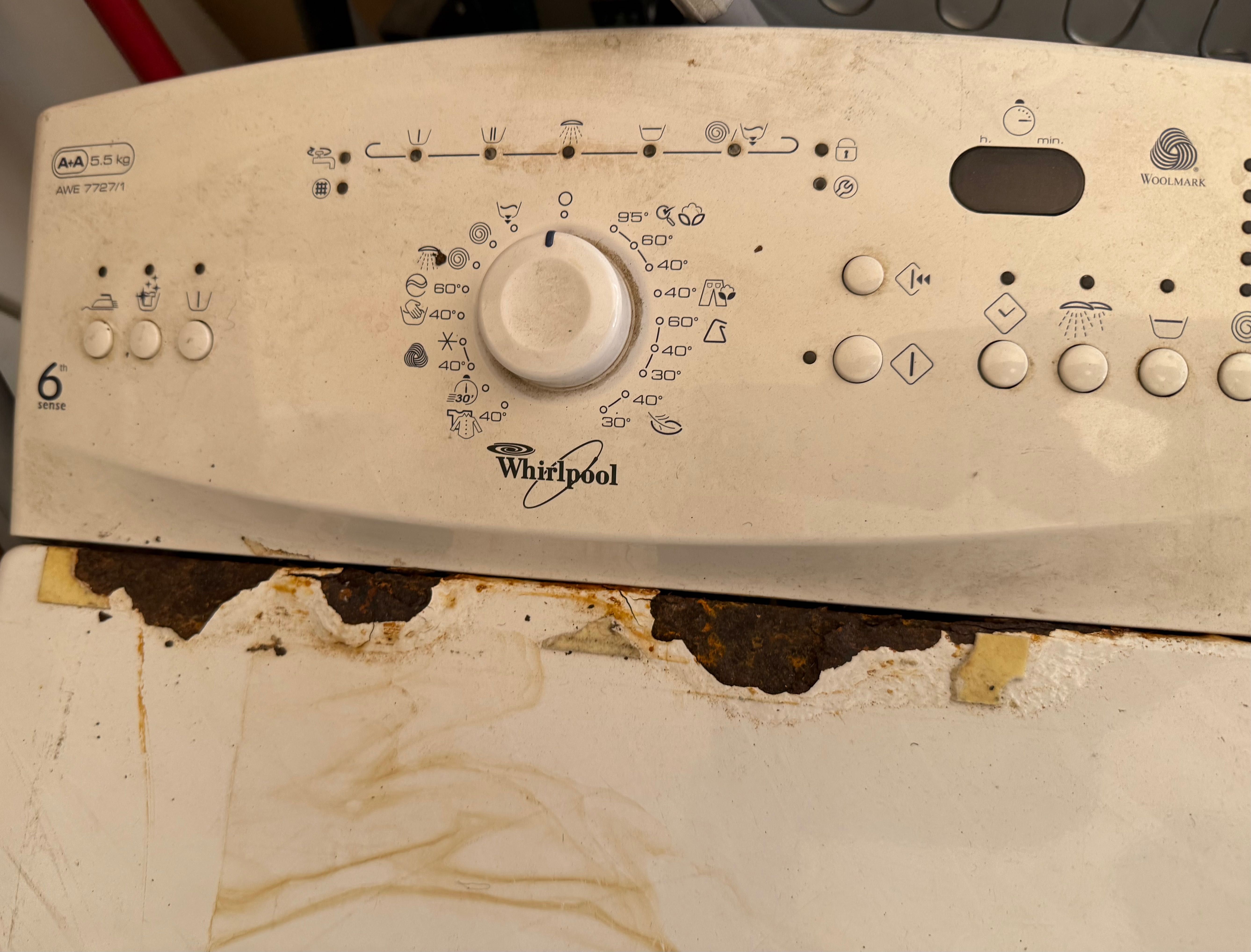 Whirlpool пералня подарява