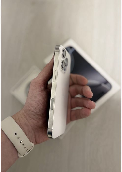 iPhone 16 PRO  Alb  256 GB  96% Bateria