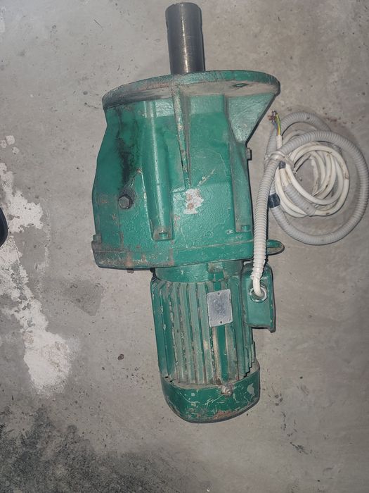 Mator sotiladi 380 w