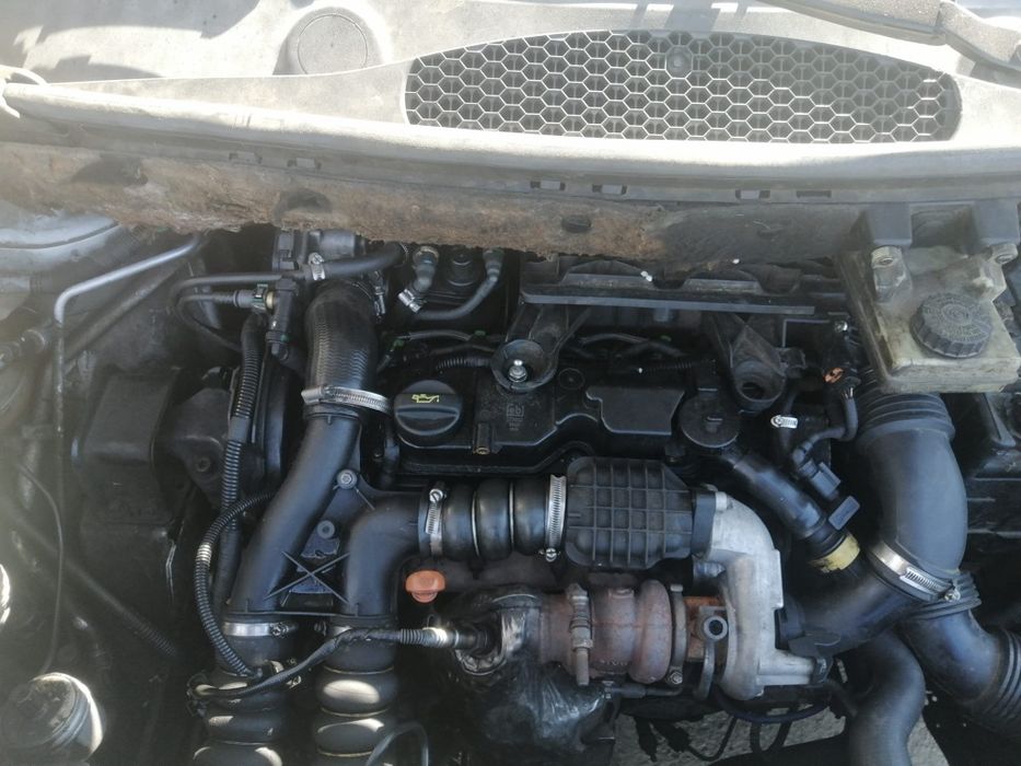 Vând peugeot partner 1.6