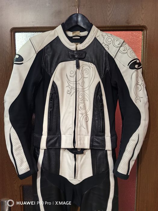 Дамски мото екип

Held

Размер 36