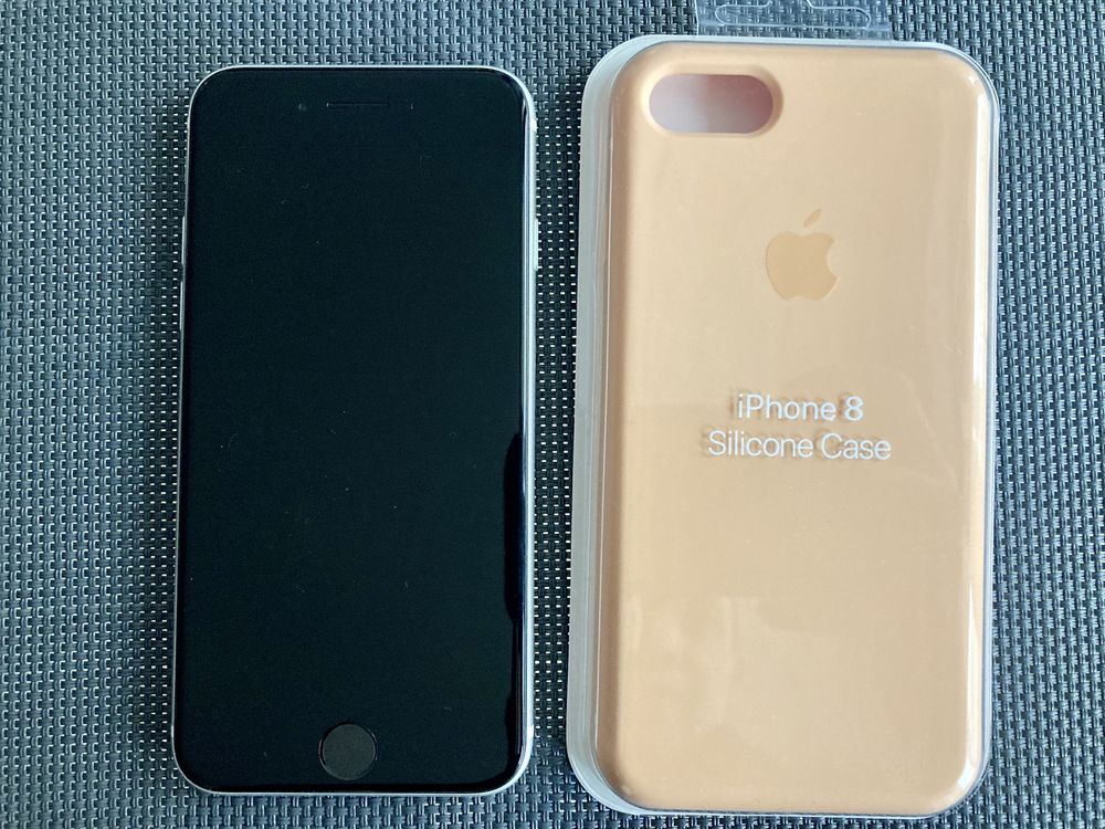 Използван iPhone SE (бял) 2020 128 GB + калъф