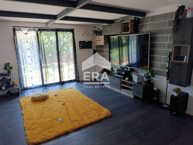 Двуетажна обзаведена къща в село Бенковски област Варна