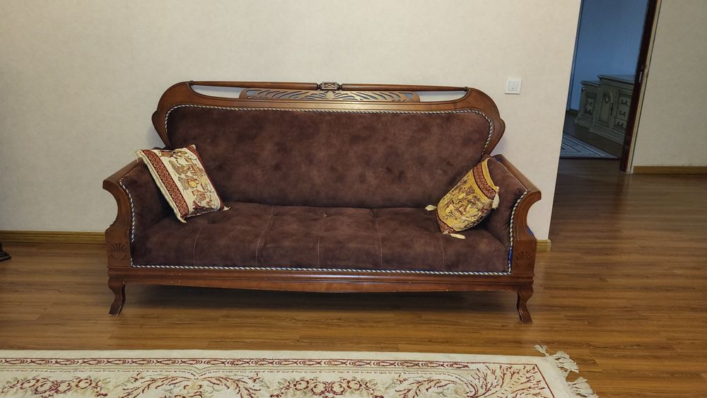 Перетяжка  диванов и кресел