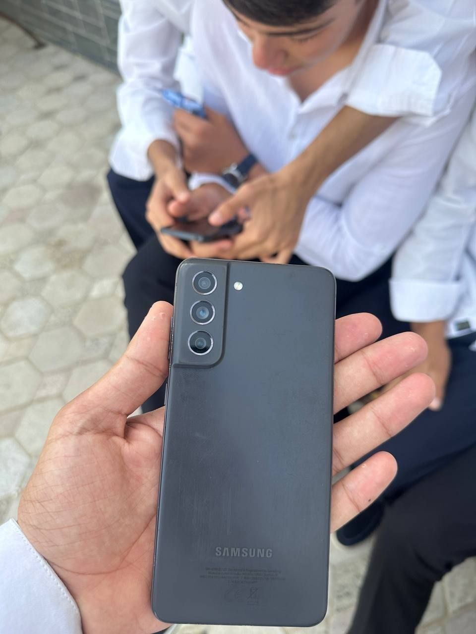 S 21 fe
Kar dak bor
Xotira 8/128
Aybi yo'q 
Narxi 2.500