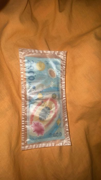 Vand bancnota de 2000 de lei (bancnota de la eclipsa din 1999)