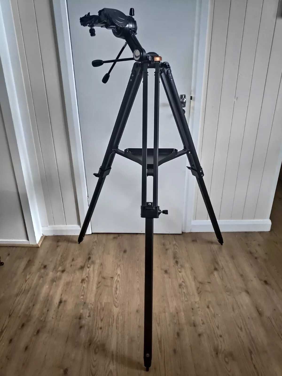Статив Celestron Starsense Explorer с държач за смартфон-няма телескоп