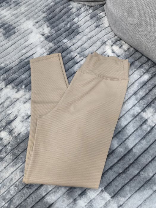 Дамски клинове 2 бр. 15 лв