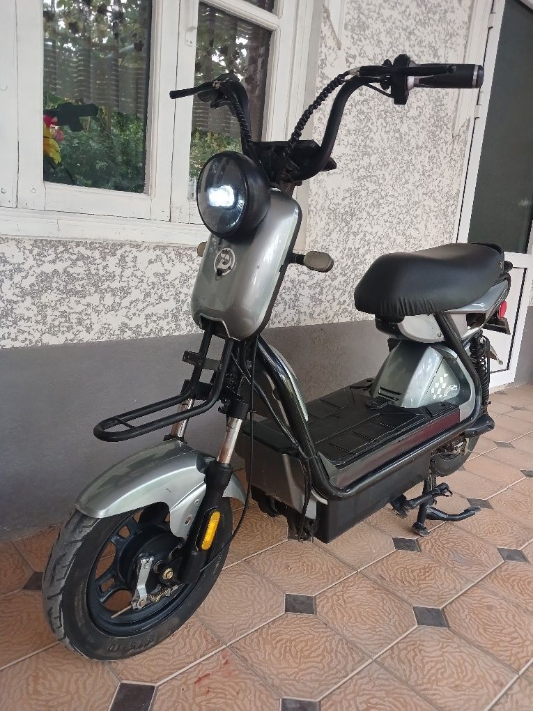 Skuter JK sotiladi