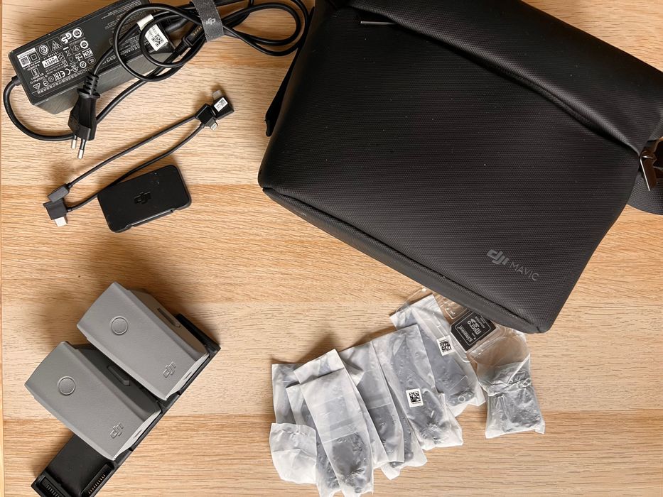 Професионален дрон DJI Mavic Air 2 Fly MoRe Combo