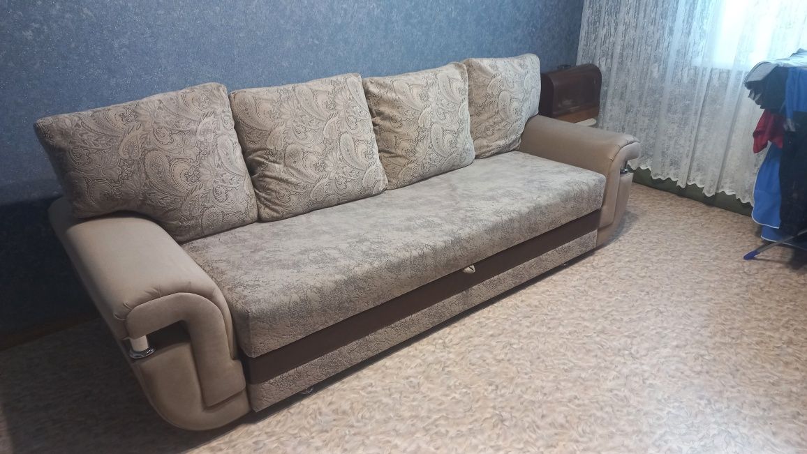 Продаётся диван раздвижной