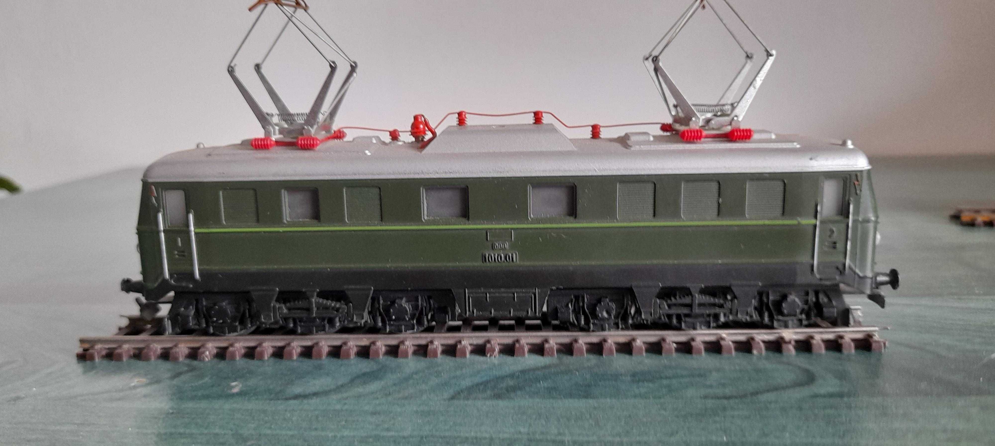 Locomotiva electrica, cu abur,  si vagoane „Kleinbahn”  scara HO
