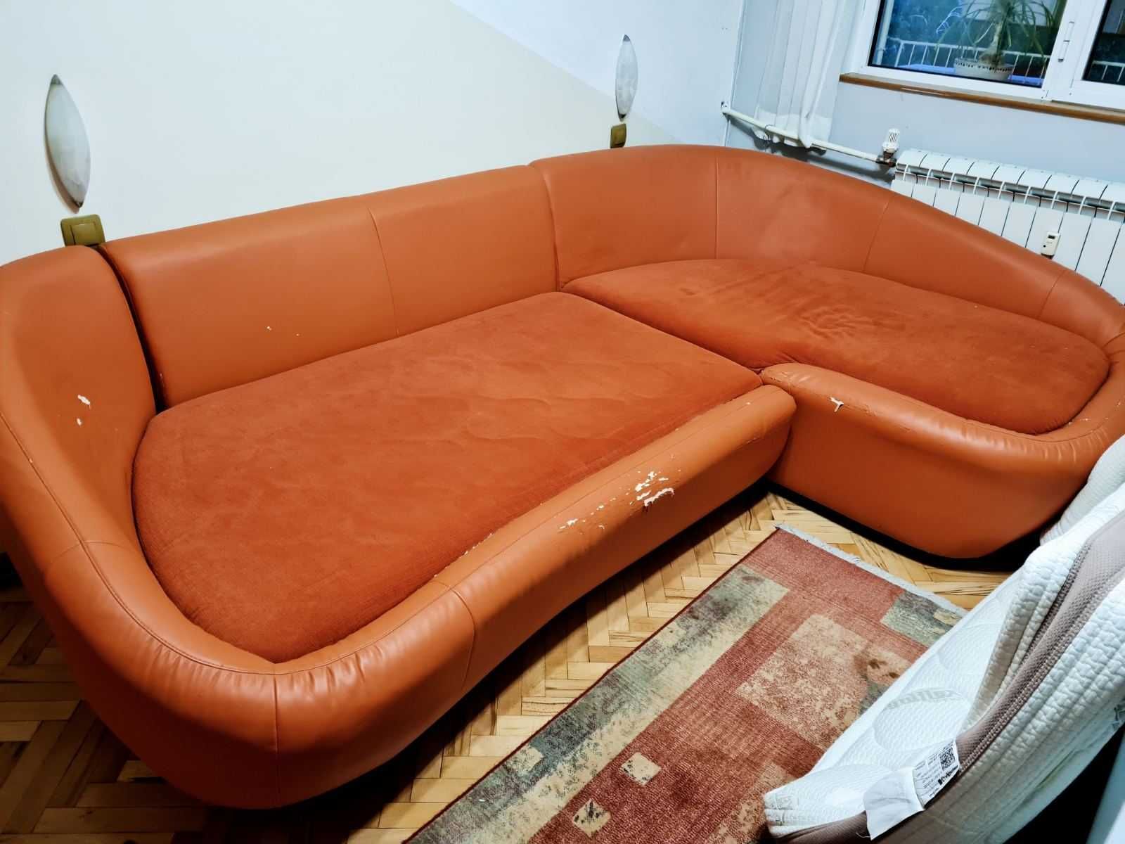 Голям ъглов диван - еко кожа и плат, разтегателен, с багажно отделение