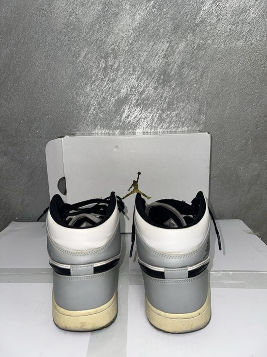 Air Jordan 1 Mid Light Smoke Grey