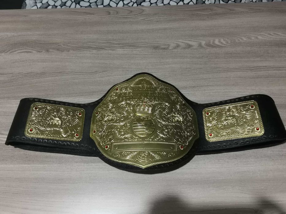 WWE WORLD HEAVYWEIGHT CHAMPIONSHIP- Световната титла в тежка категория
