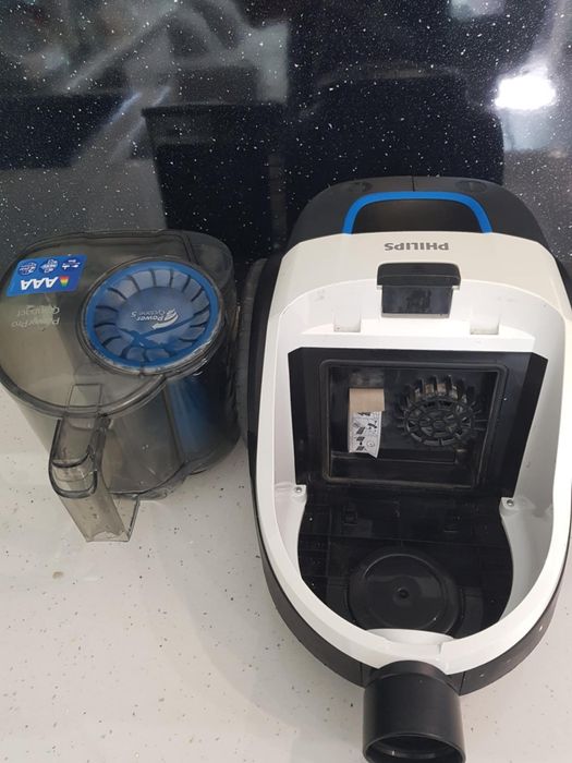 Прахосмукачка Phillips power pro