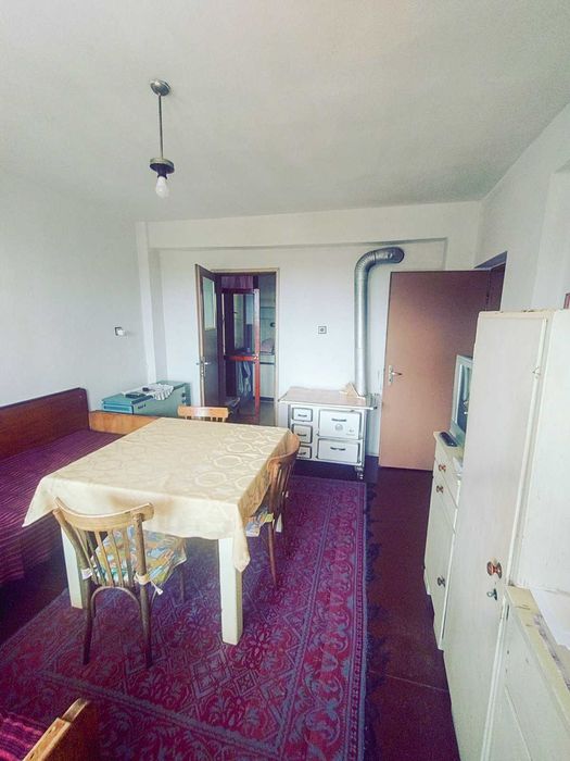 продавам етаж от къща