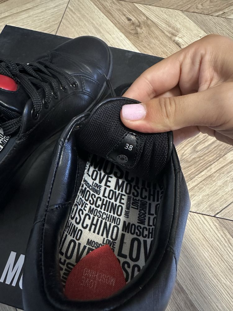 Маратонки Love Moschino