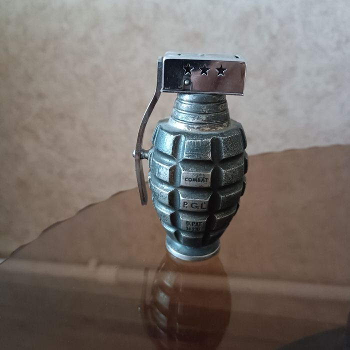 Зажигалка бензиновая