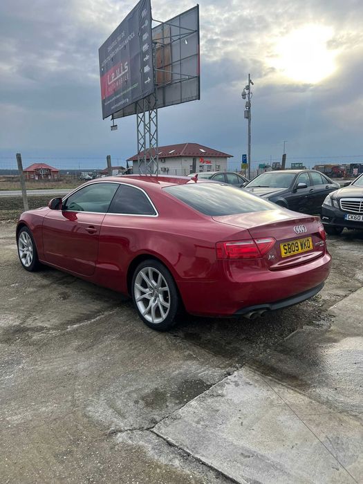 Dezmembram Audi A5, manual, motor 2.0 tdi, 170 cp, euro 5