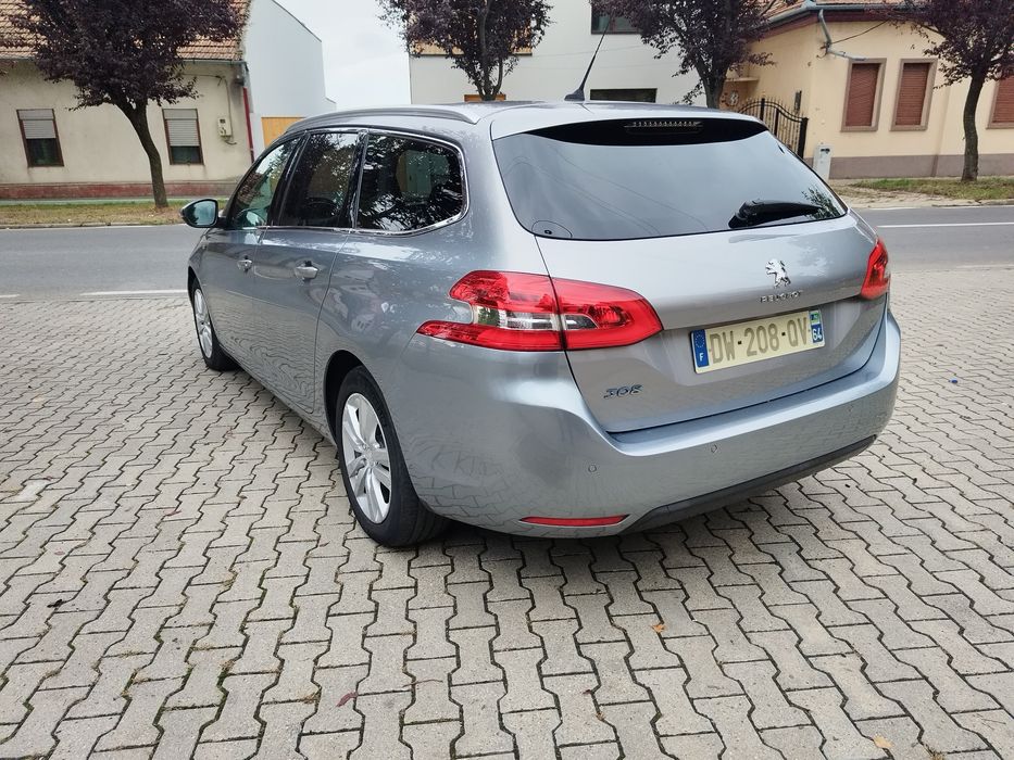 Peugeot 308 1.2iT cu 130 cp,an 2015,automat,euro 6, navi, climatronic